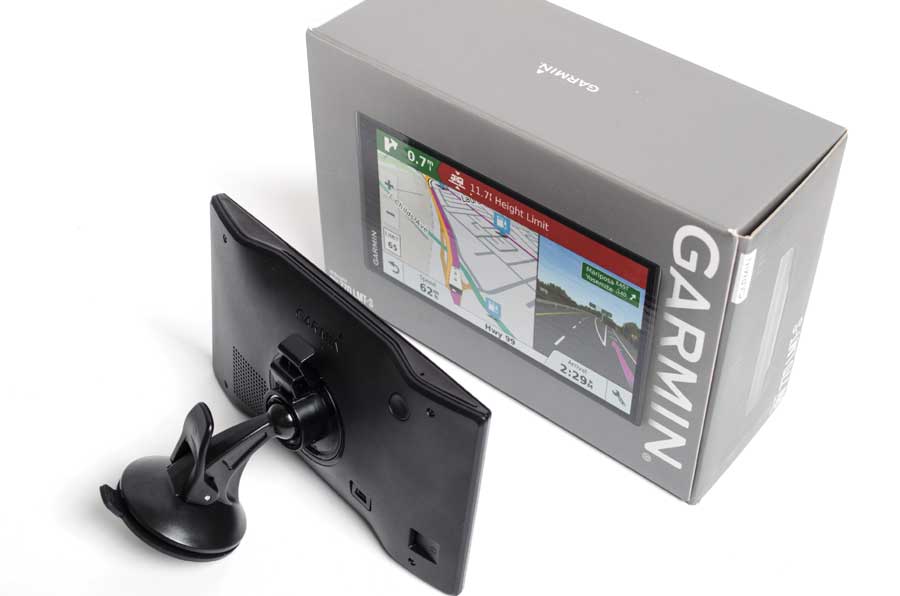 Garmin RV 770 device and box