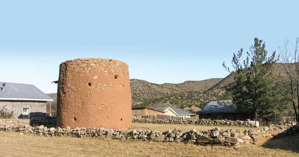 A stone torreón in Lincoln