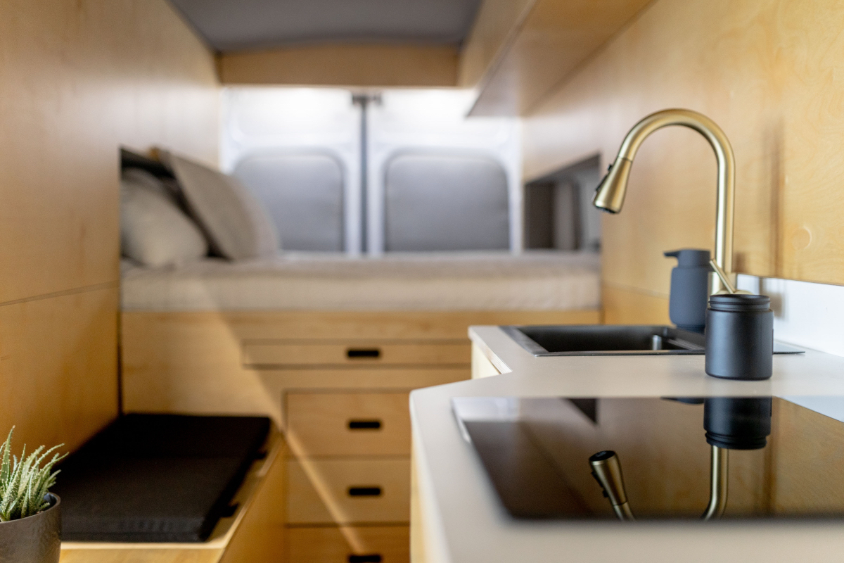 Grounded electric RV