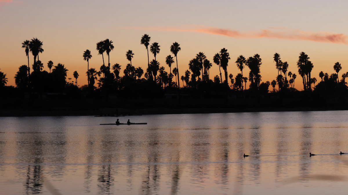 inflatable kayaks canoes paddleboards