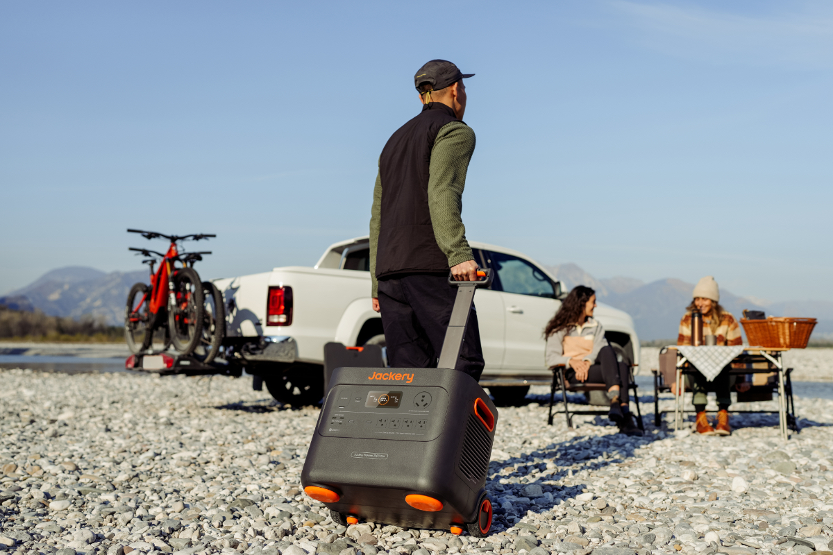 Jackery Explorer 2000 Plus