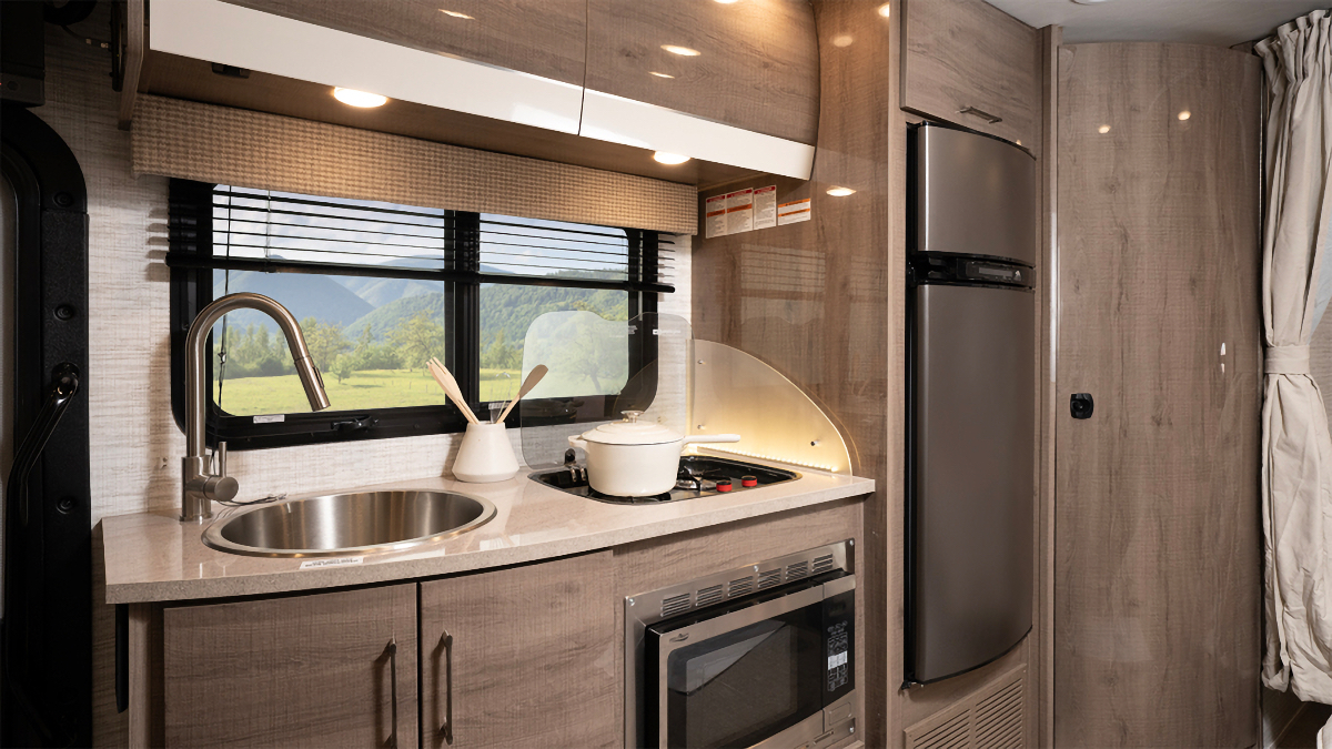 Entegra Coach Qwest Class C