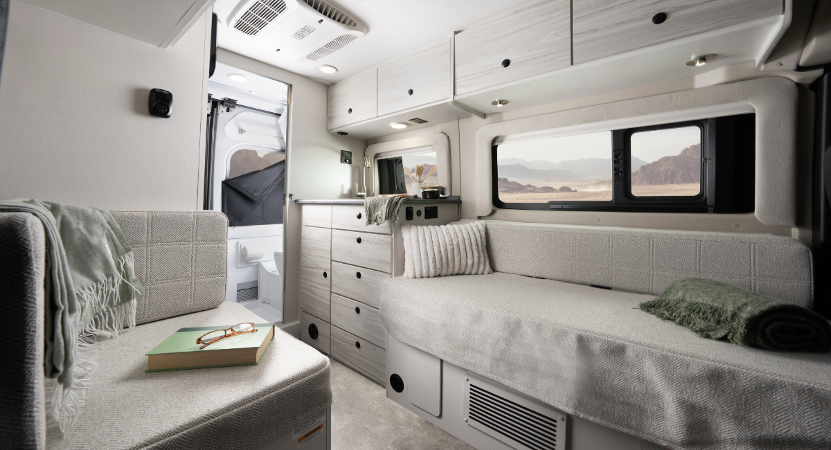 Entegra Coach Arc